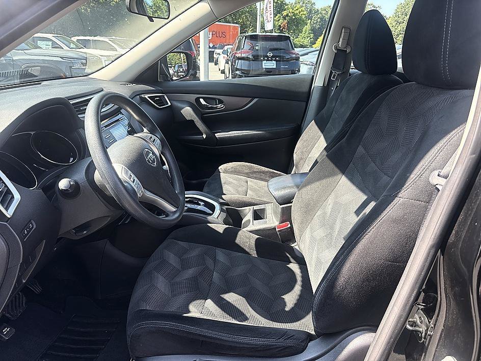 Used 2016 Magnetic Black Nissan S image 10