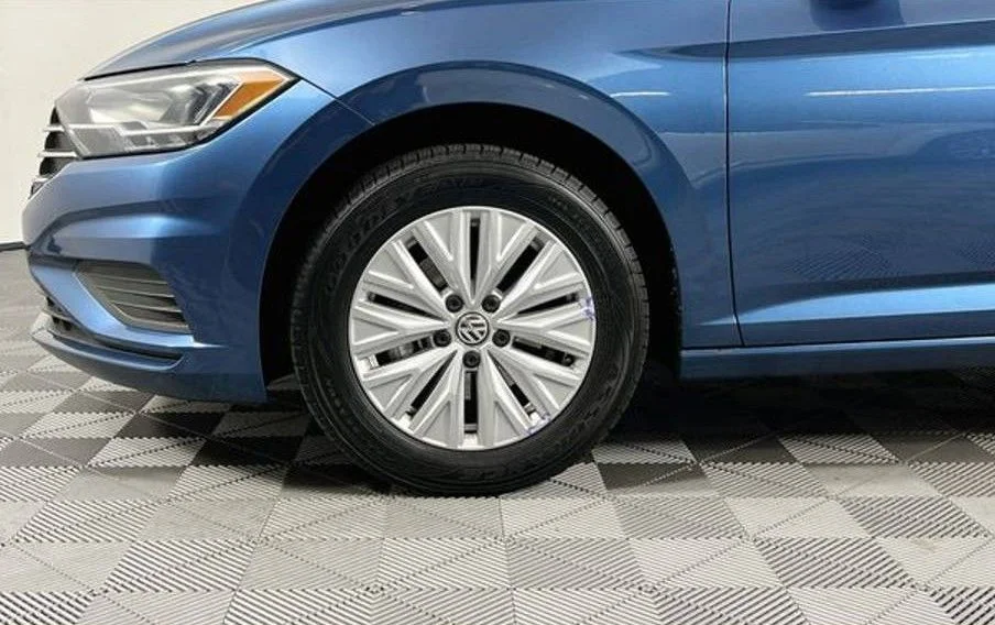 Used 2019 Blue Volkswagen 1.4T S image 4