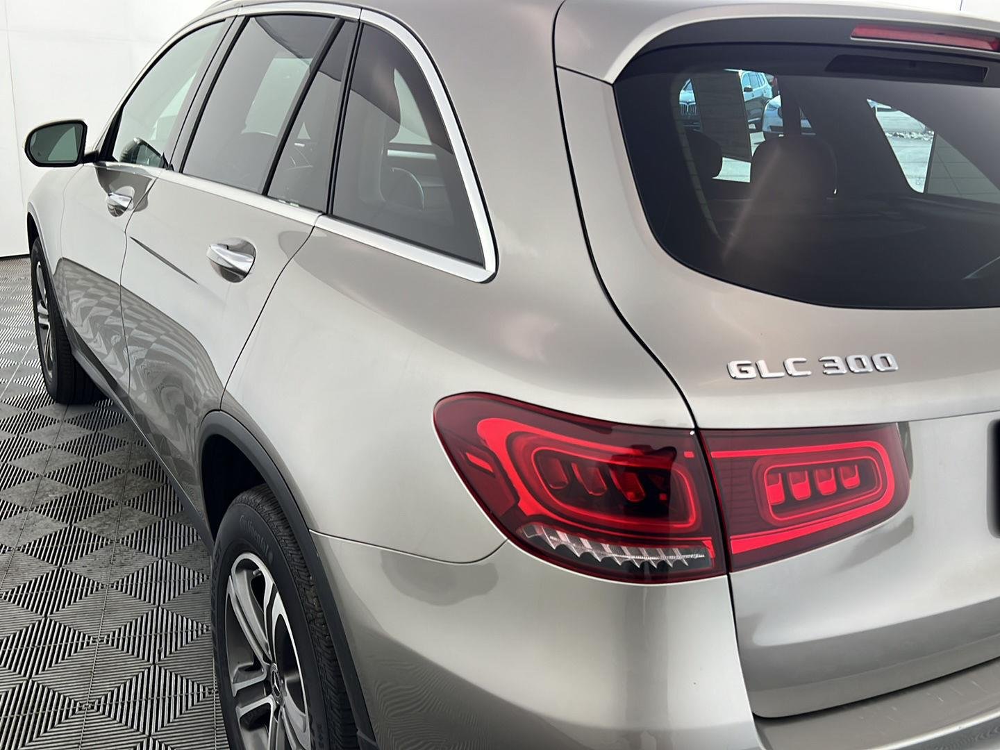 Used 2020 Mojave Silver Metallic Mercedes-Benz GLC 300 image 5