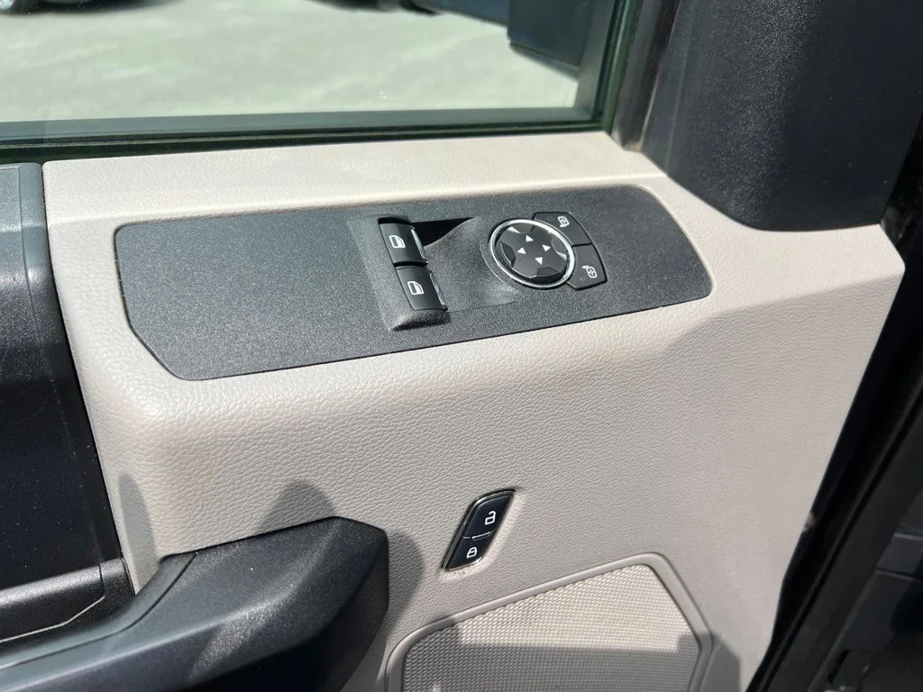 2019 Ford F-550 Super Duty Chassis Cab XL - Photo 19