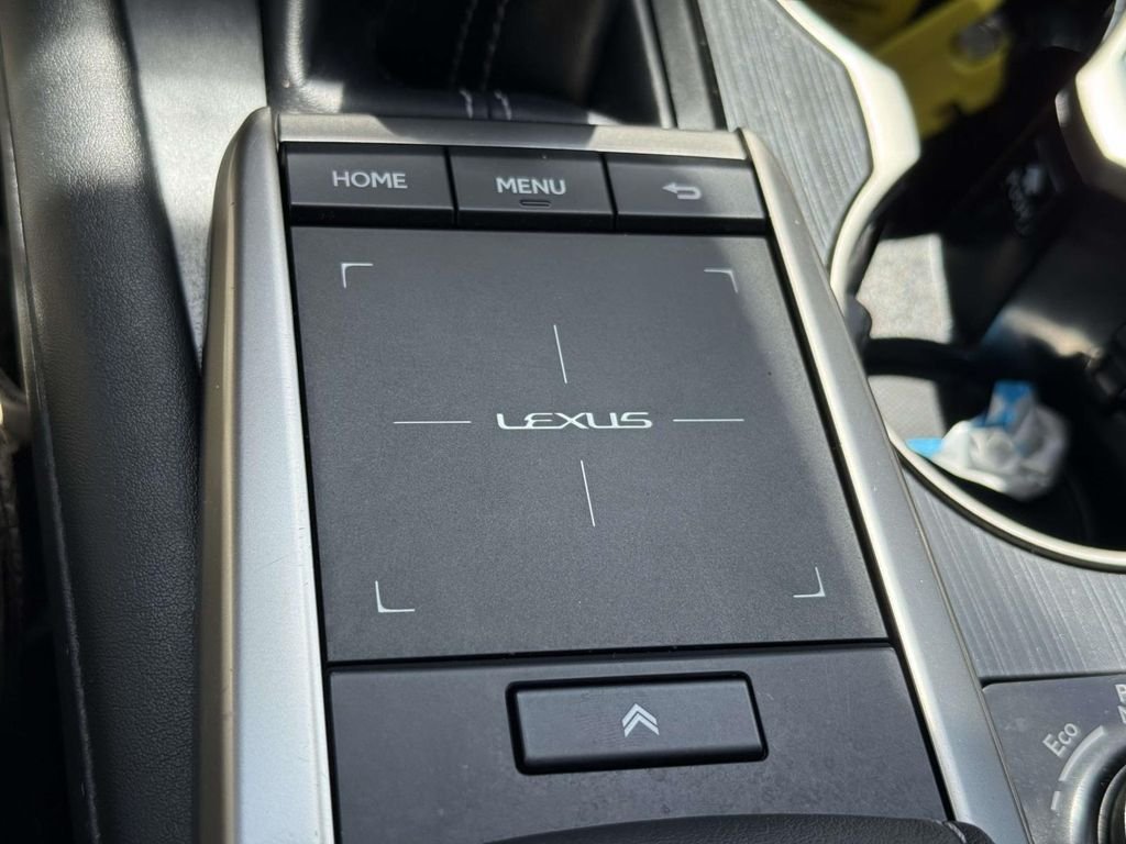 Used 2021  Lexus 350 image 31