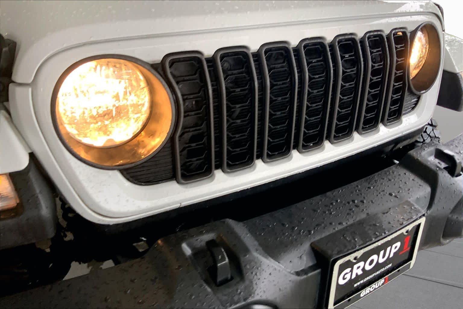 Used 2024 Bright White Clearcoat Jeep Texas Trail image 29