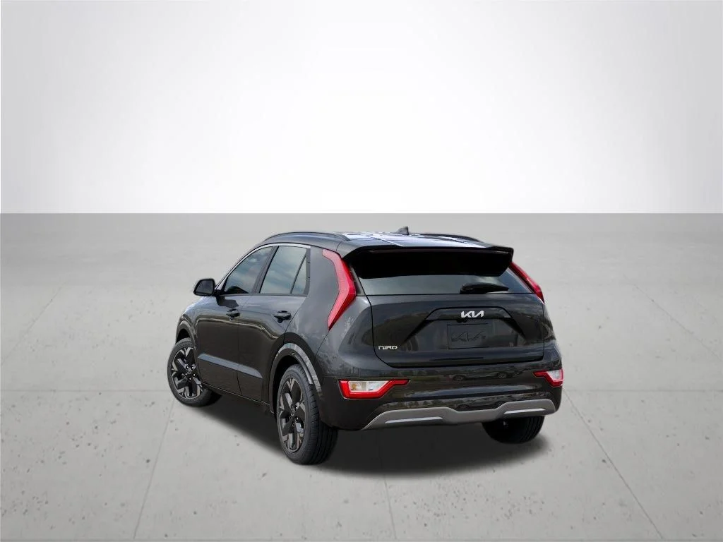 New 2026 Interstellar Gray Kia WIND image 4