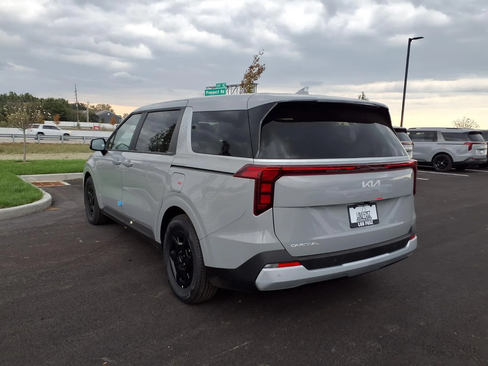 New 2027 Ceramic Silver Kia LXS image 2