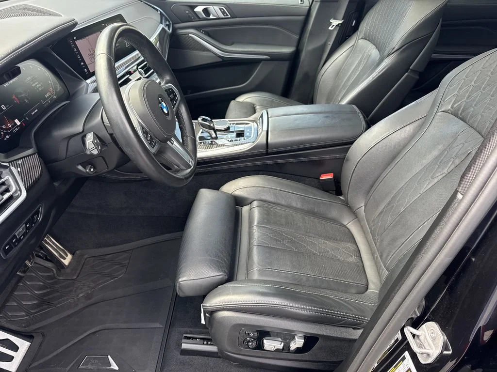 Used 2021 Black BMW M50i image 9
