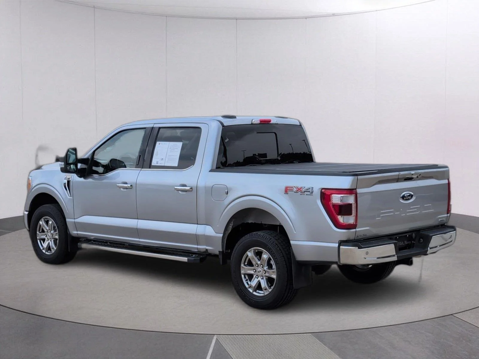 Used 2023 Iconic Silver Metallic Ford LARIAT image 3