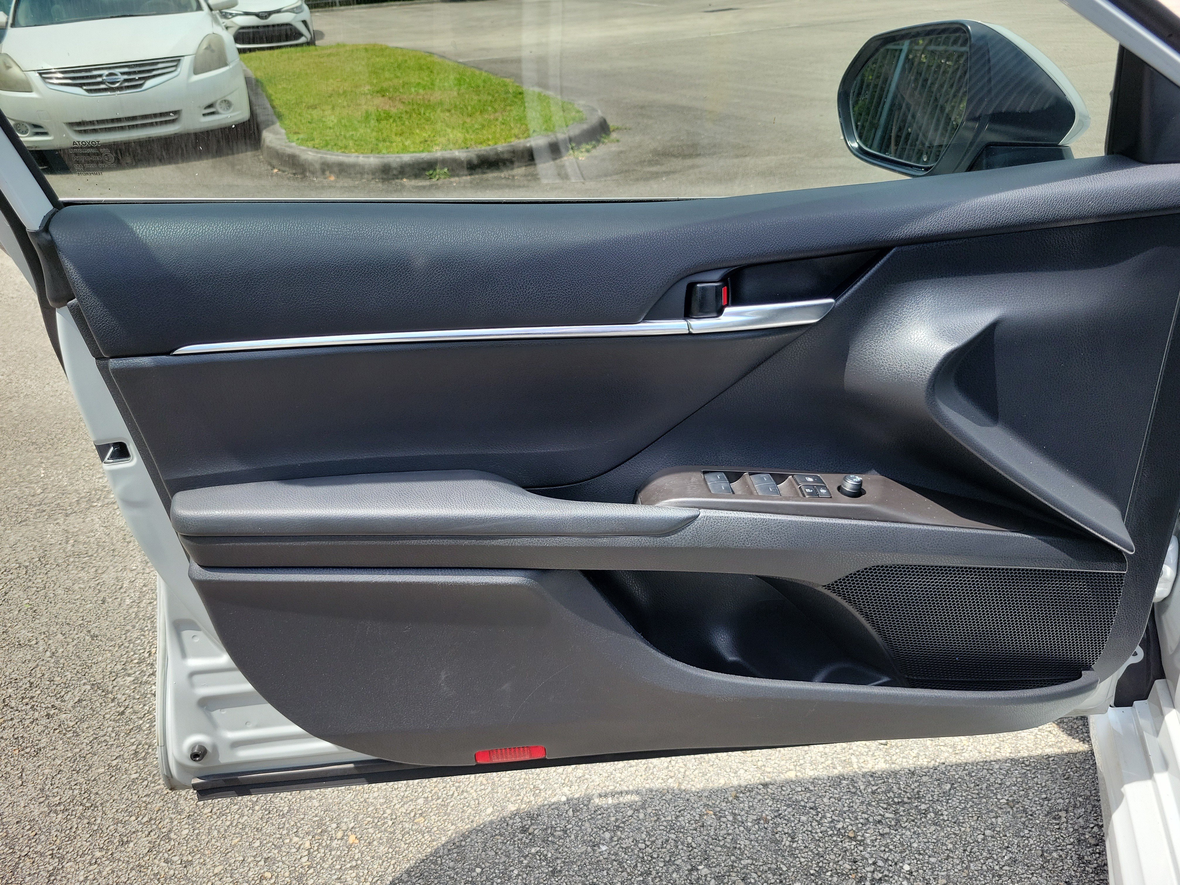 Used 2024 Ice Toyota SE image 15