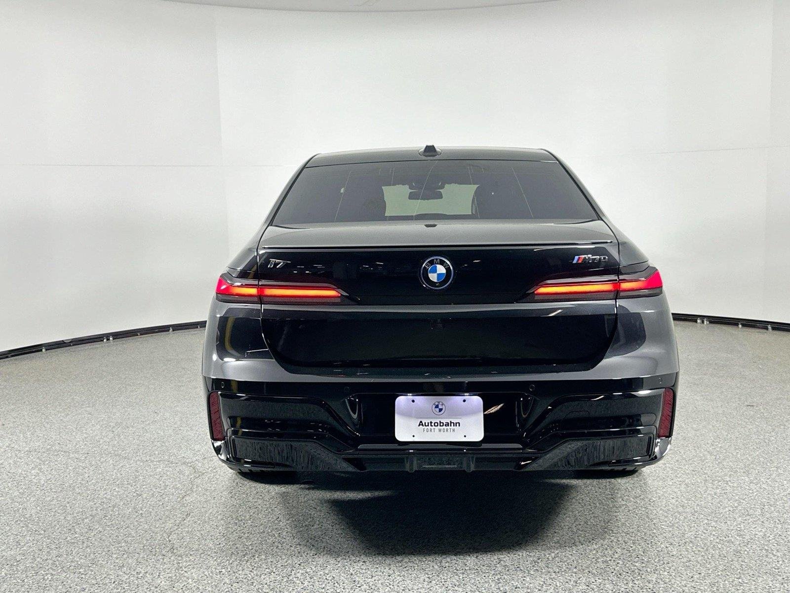 Certified Used 2025 Black Sapphire Metallic BMW M70 image 5
