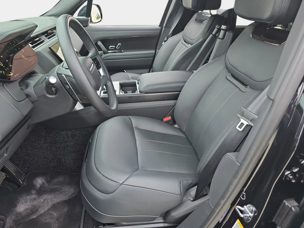 2025 Land Rover Range Rover SV - Photo 16