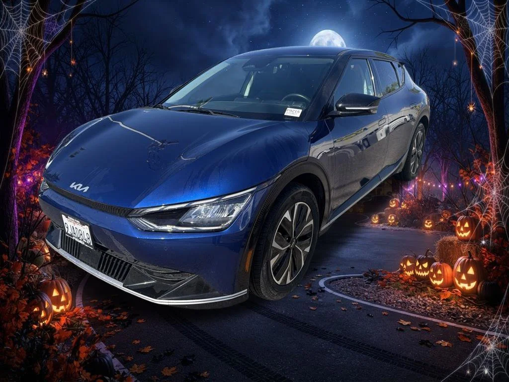 Used 2023 Blue Kia Wind image 1