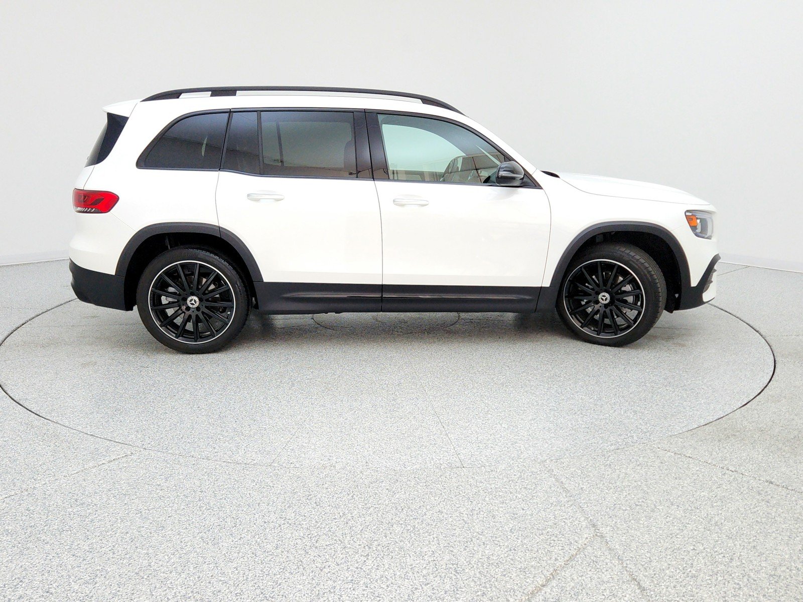 Certified Used 2022 Polar White Mercedes-Benz GLB 250 image 4