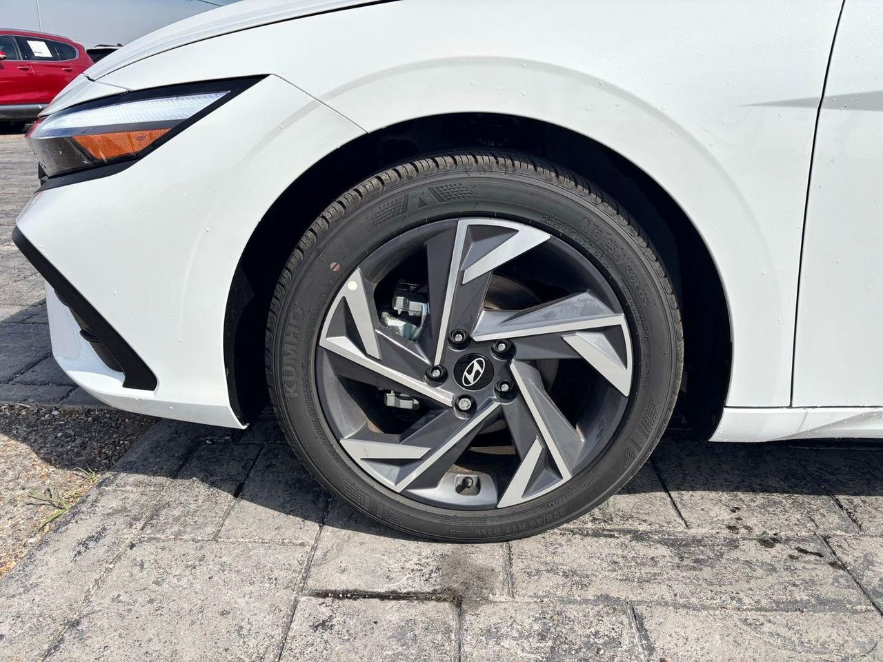 2025 Hyundai Elantra SEL - Photo 7