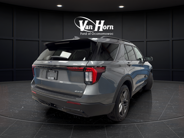 Used 2026 Carbonized Gray Metallic Ford ST-Line image 7
