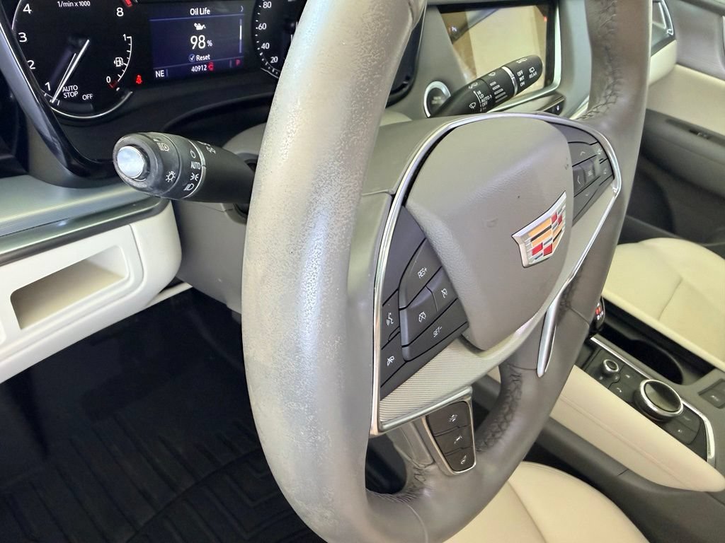 Used 2021 STELLAR BLACK METALLIC Cadillac FWD Premium Luxury image 17