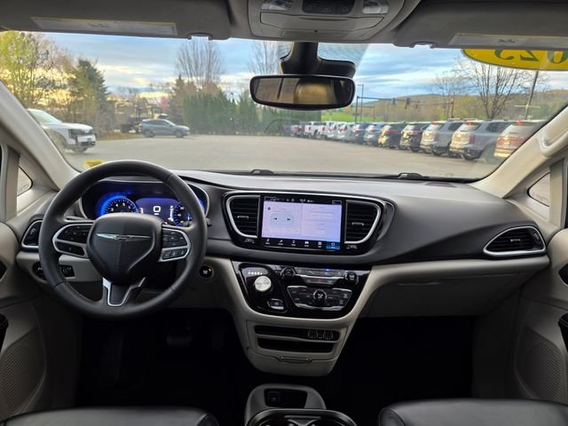 Used 2023 Bright White Clearcoat Chrysler Touring L image 20