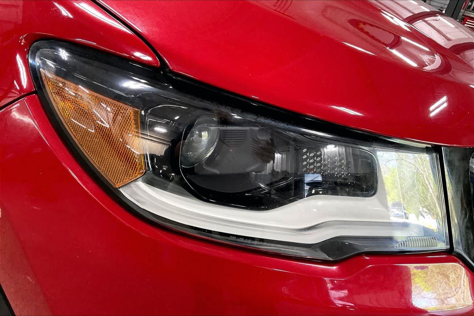 Used 2018 Redline Pearlcoat Jeep Limited image 28