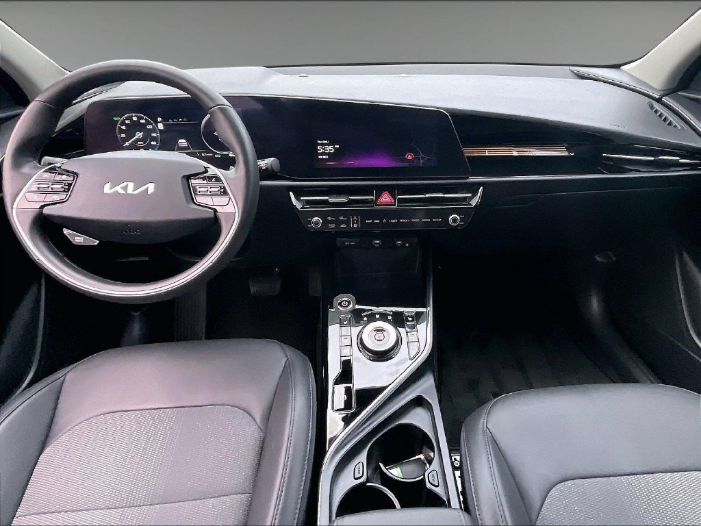 Used 2025 Black Kia Wind image 21