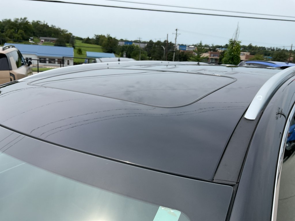 Used 2022 Ebony Twilight Metallic Buick Avenir image 6