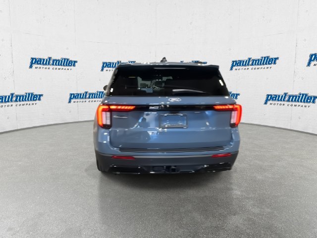 New 2027 Vapor Blue Metallic Ford ST-Line image 9