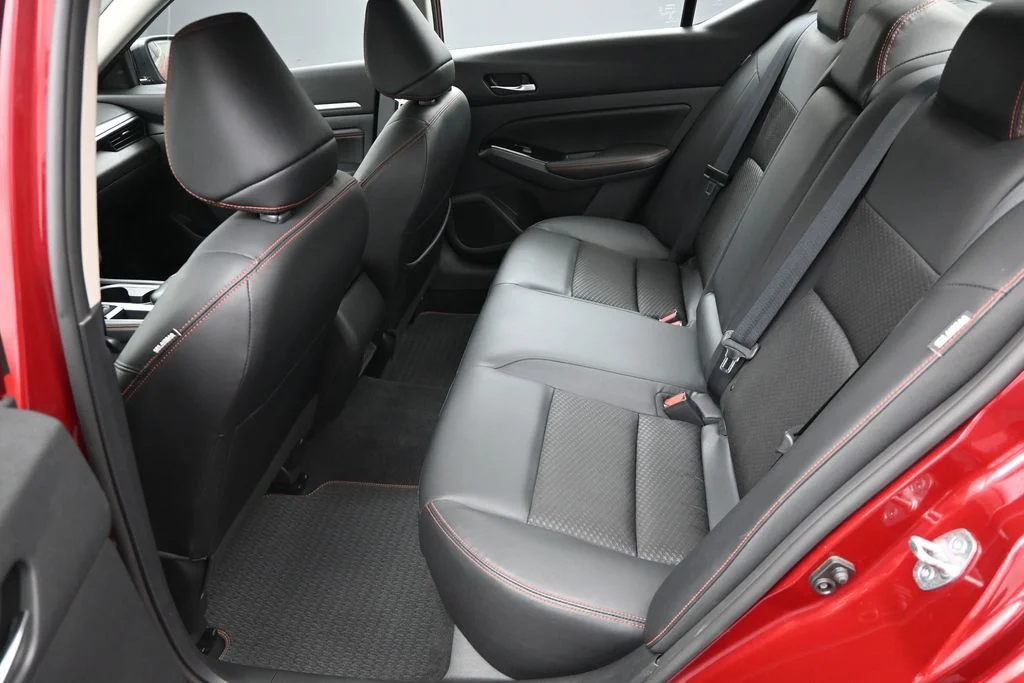 Used 2023 Red Nissan 2.5 SR image 22