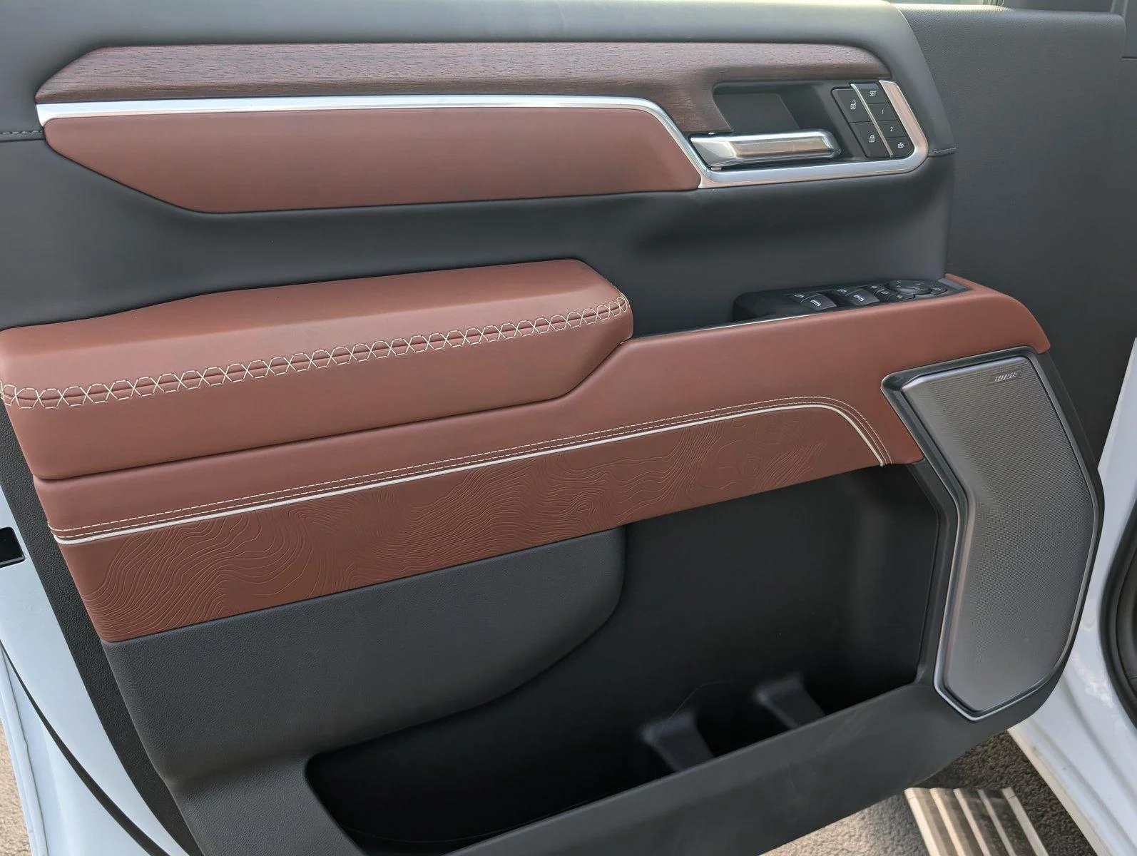 New 2026 Glacier White Tricoat GMC Denali Ultimate image 15
