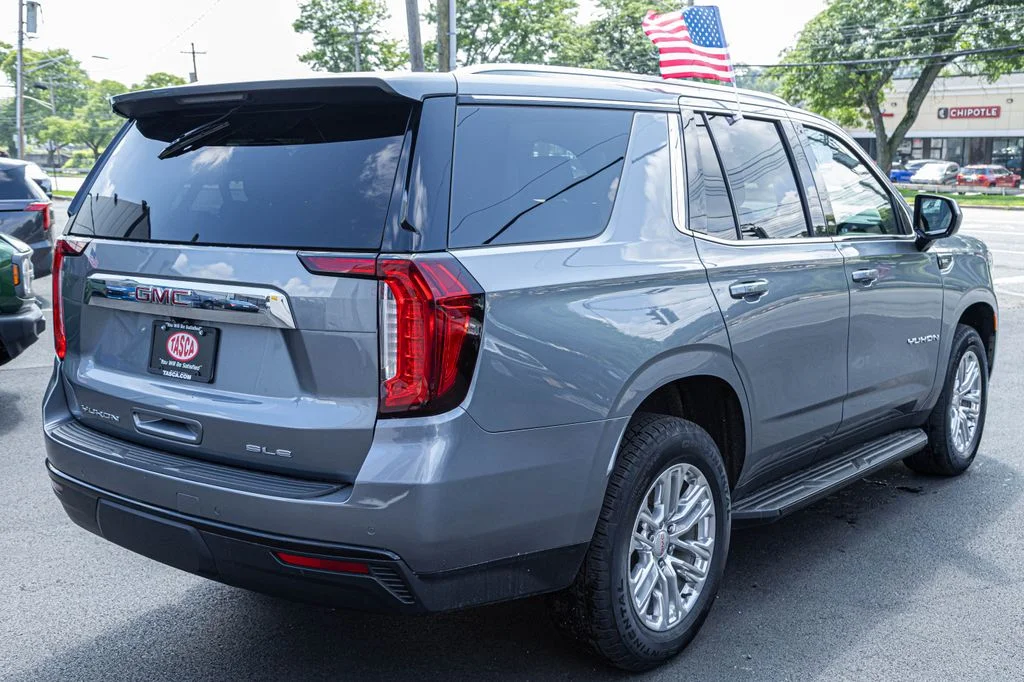Used 2022 Gray GMC SLE image 6