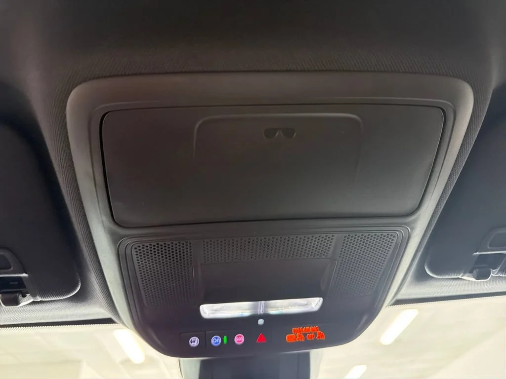 New 2027 Mosaic Black Metallic Chevrolet ACTIV image 19