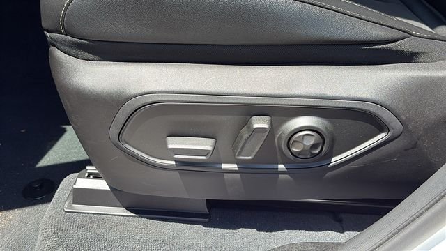 Used 2023 White Jeep Altitude image 10