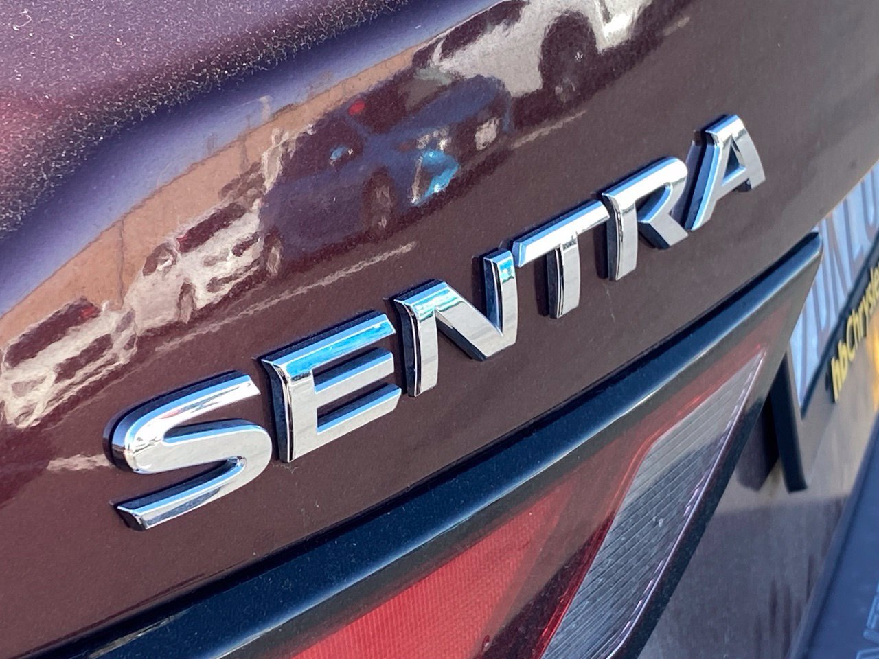 Used 2022 Rosewood Nissan SV image 4