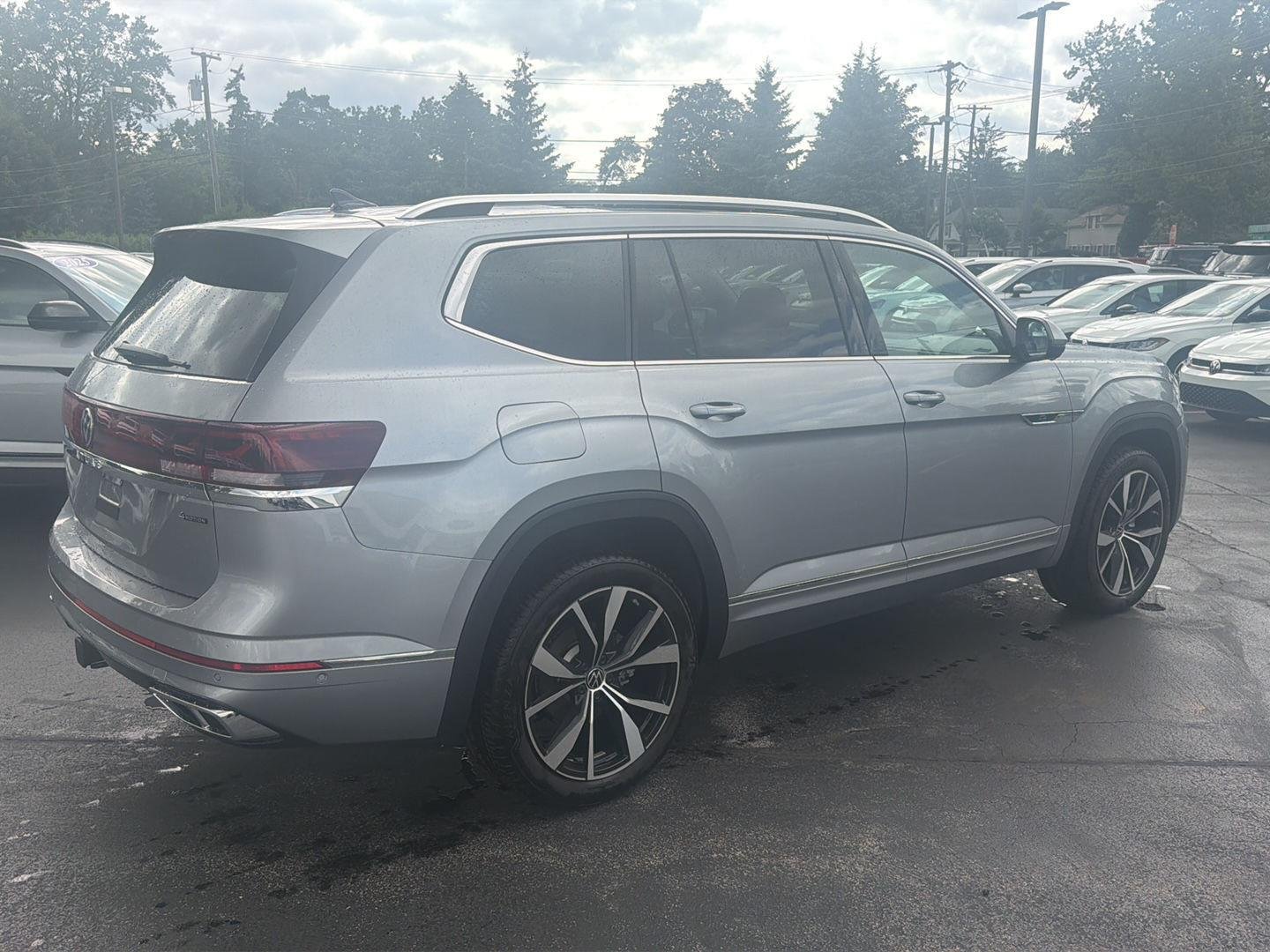 New 2026 Pure Gray Volkswagen 2.0T SEL Premium R-Line image 3