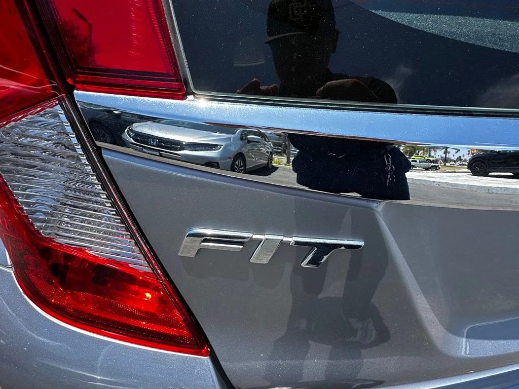 Used 2018 Silver Honda EX image 9