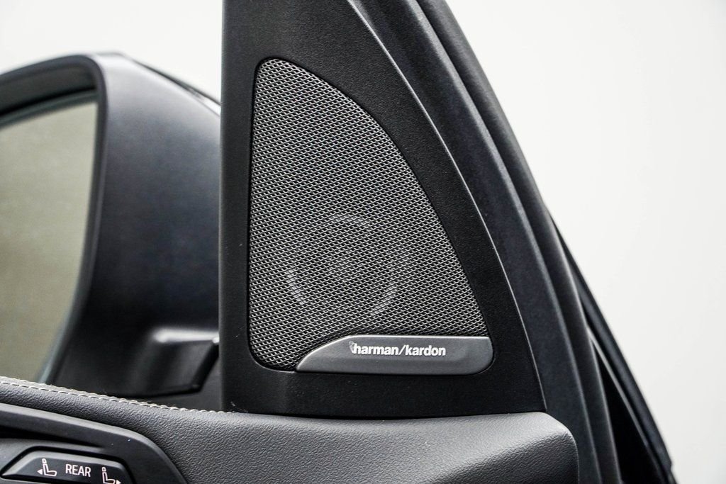 Used 2025 Black BMW xDrive40i image 33