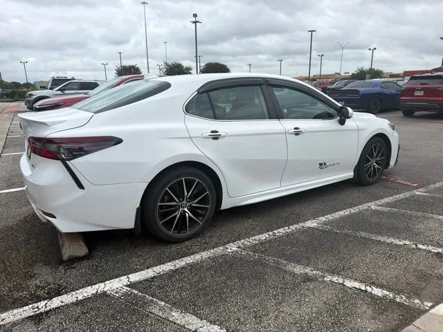 Used 2023 Ice Toyota SE image 5
