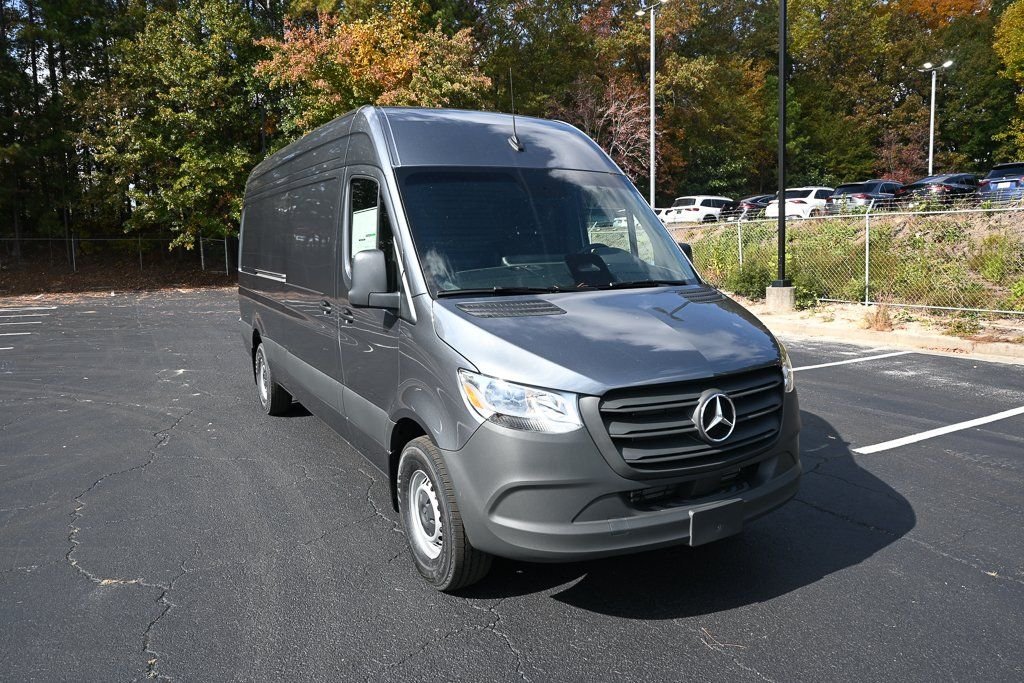 Used 2026 Selenite gray metallic Mercedes-Benz Cargo 170 WB image 22