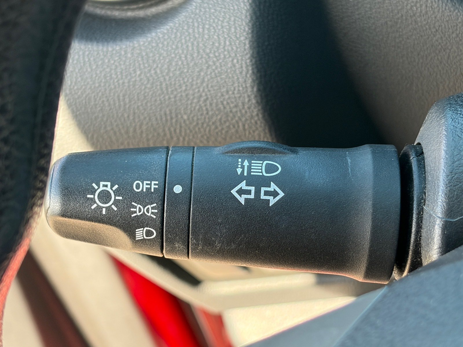 Used 2013 Red Nissan S image 21