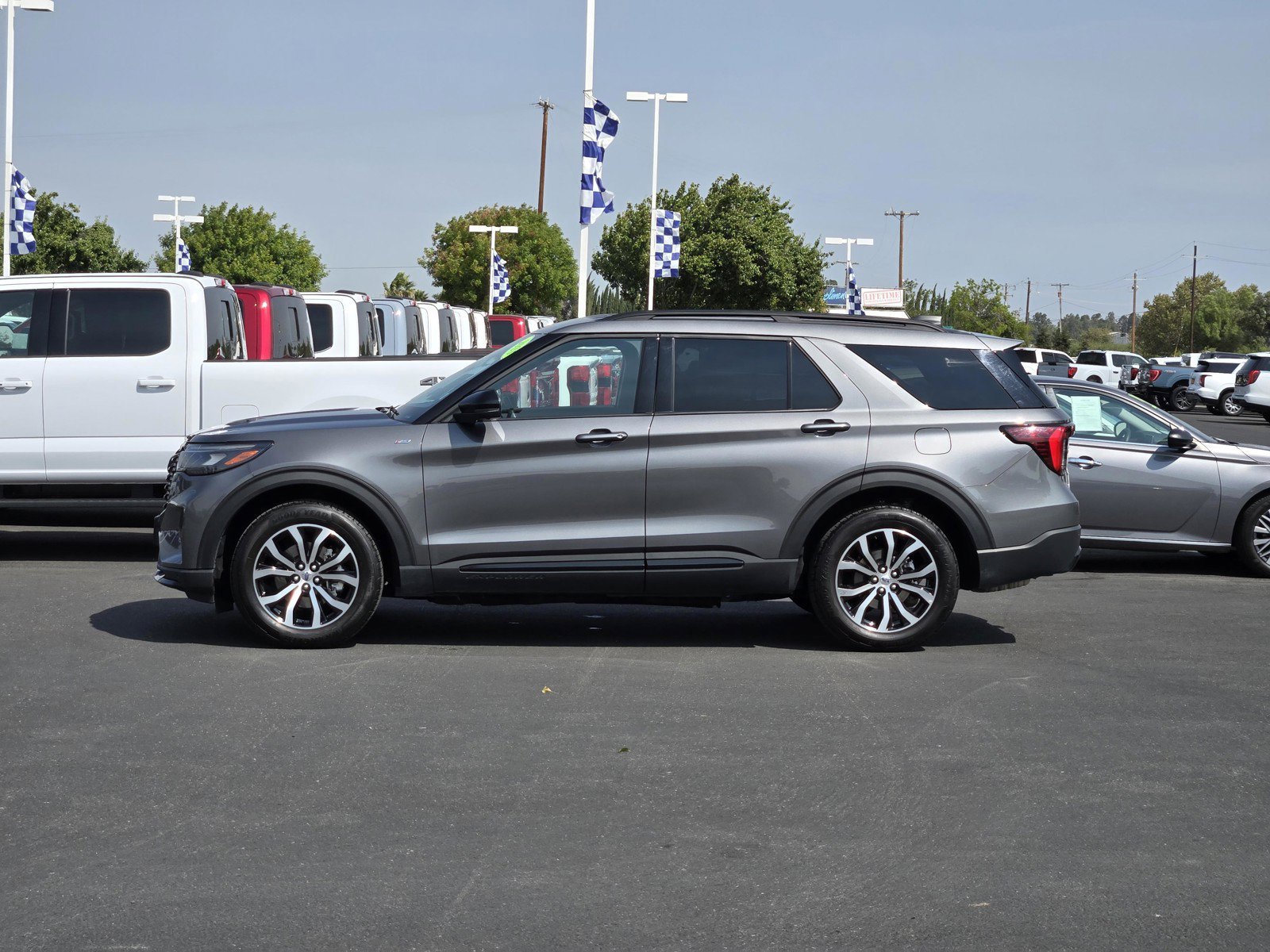 Certified Used 2025 Gray Ford ST-Line image 7
