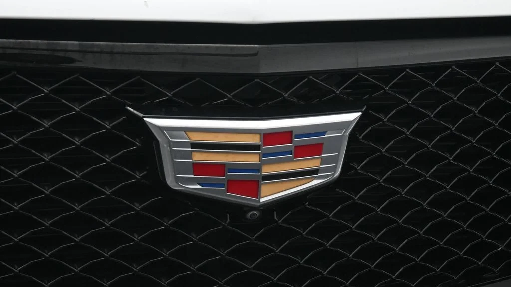 Used 2025 White Cadillac Sport image 20