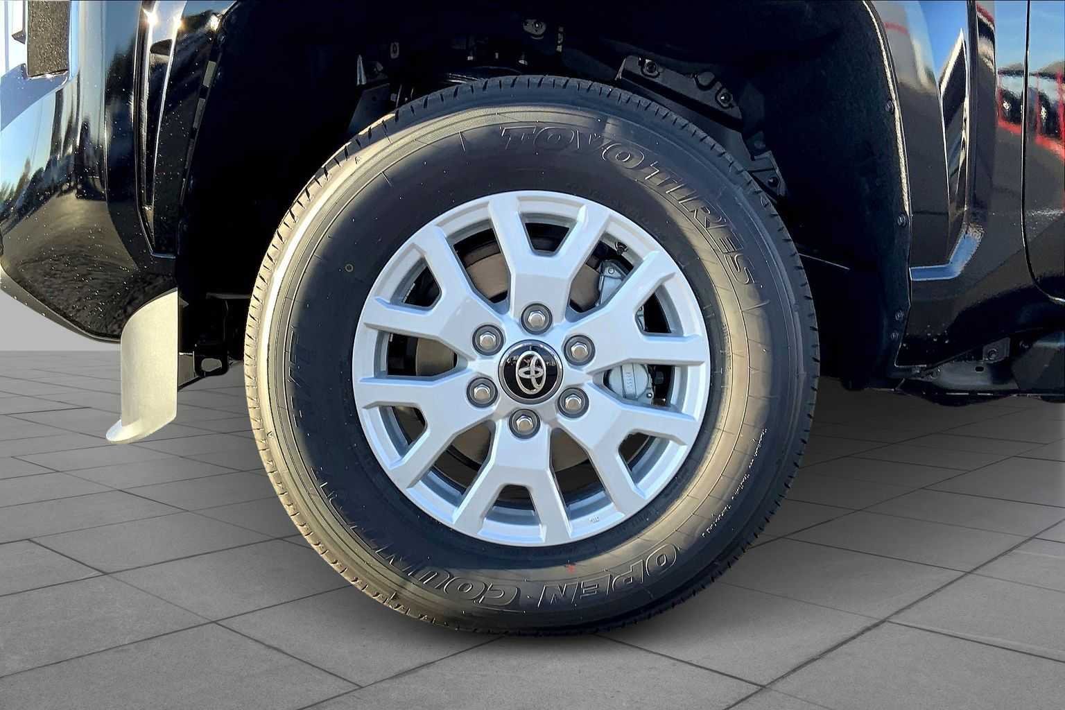 2025 Toyota Tacoma SR5 - Photo 11