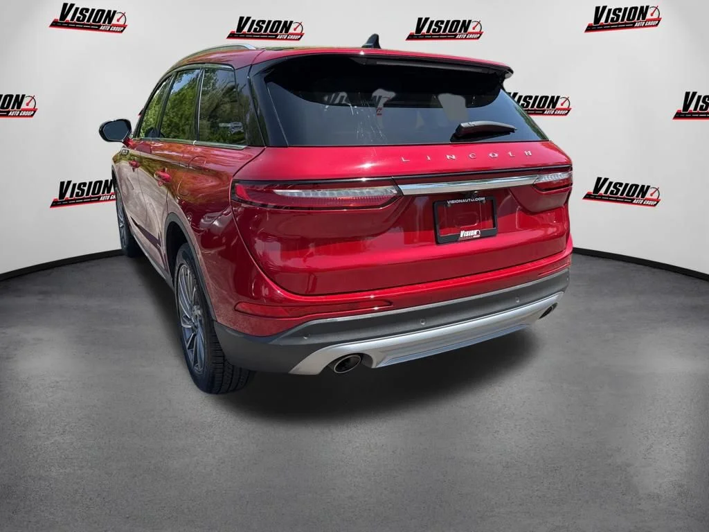 Used 2023 Red Lincoln Reserve image 7