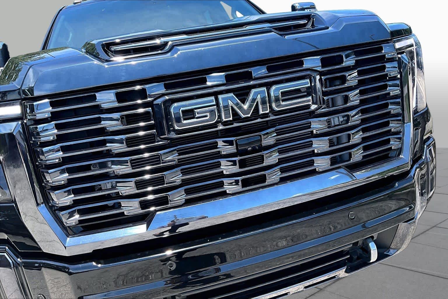 Used 2024 Onyx Black GMC Denali Ultimate image 30