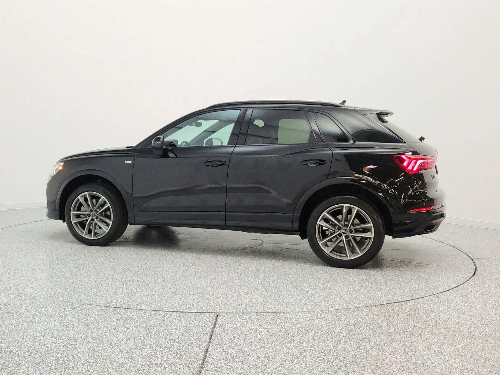 Used 2023 Mythos Black Metallic Audi S line Premium image 8