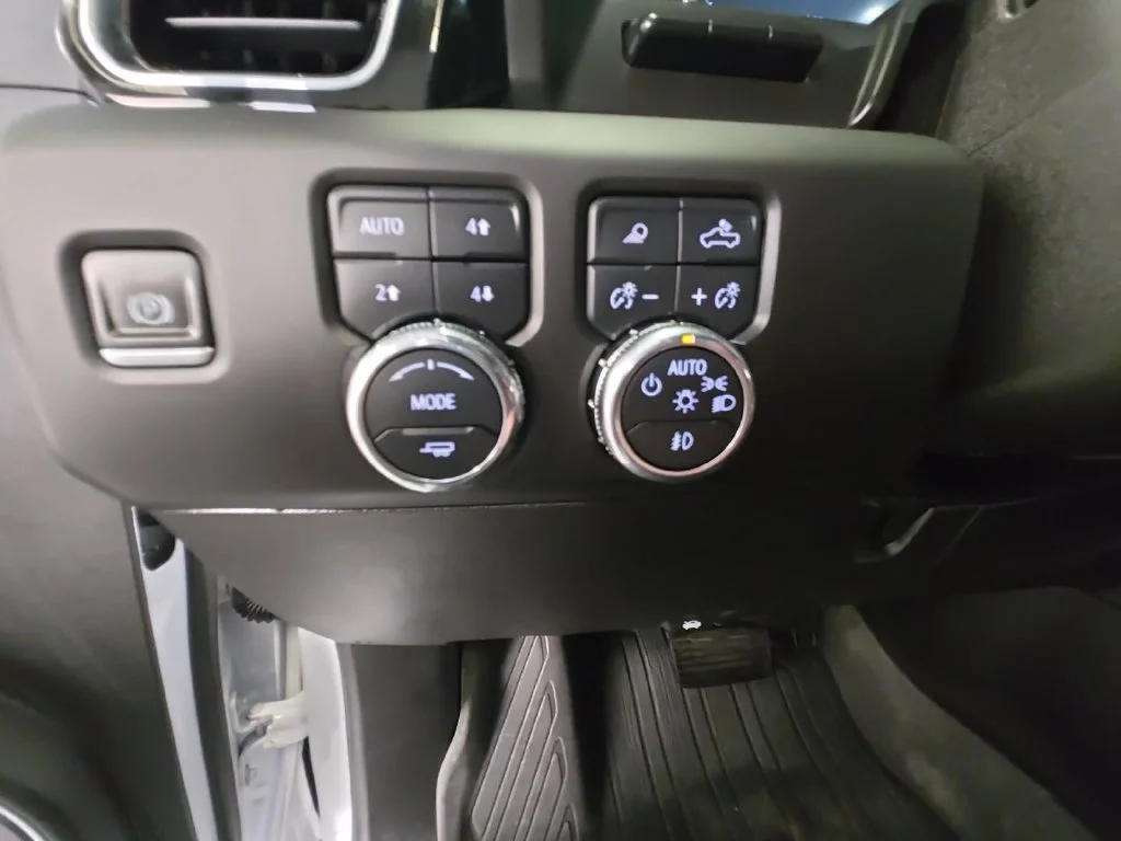 2025 GMC Sierra 3500HD Denali Ultimate - Photo 26