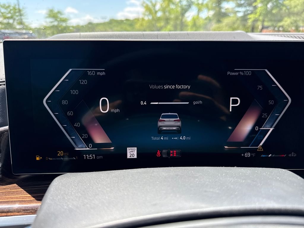 New 2026 White BMW xDrive40i image 14