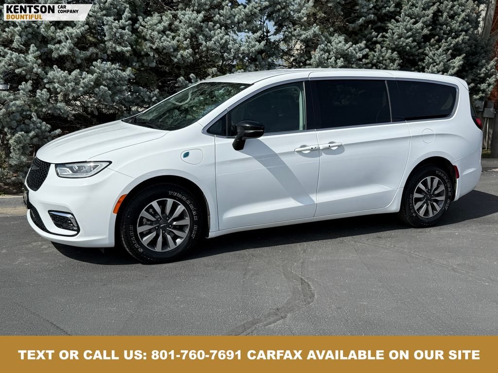 2024 Chrysler Pacifica PHEV Select
