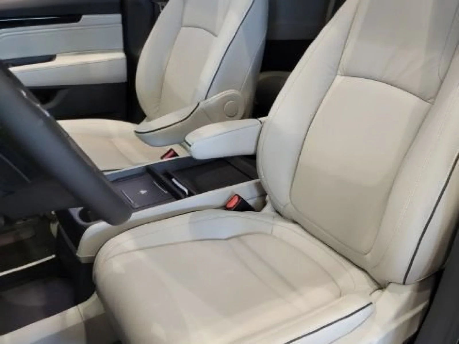 New 2026 Modern Steel Metallic Honda Touring image 6