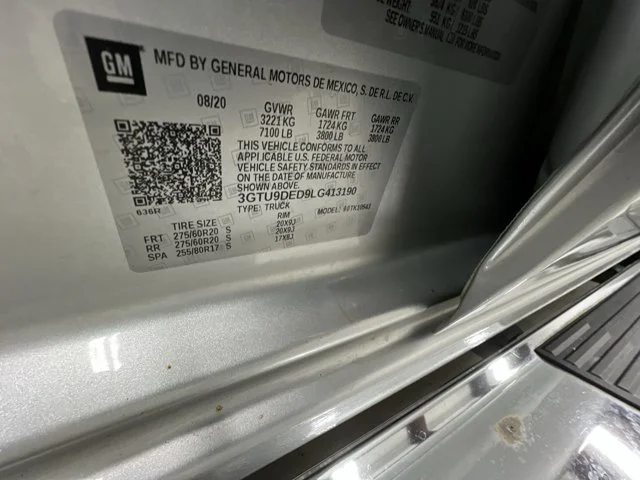 Used 2020 Silver GMC SLT image 36