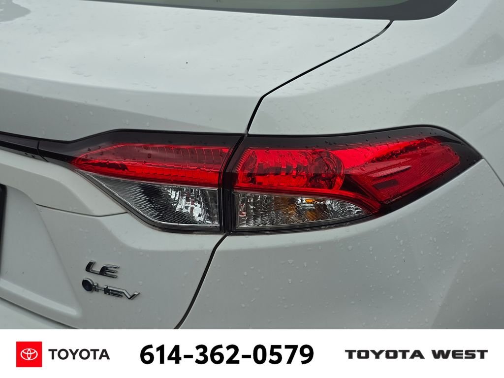 Used 2025 White Toyota LE image 9