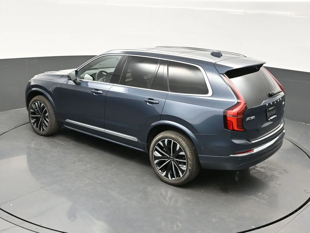 New 2026 Denim Blue Volvo T8 Plus image 24