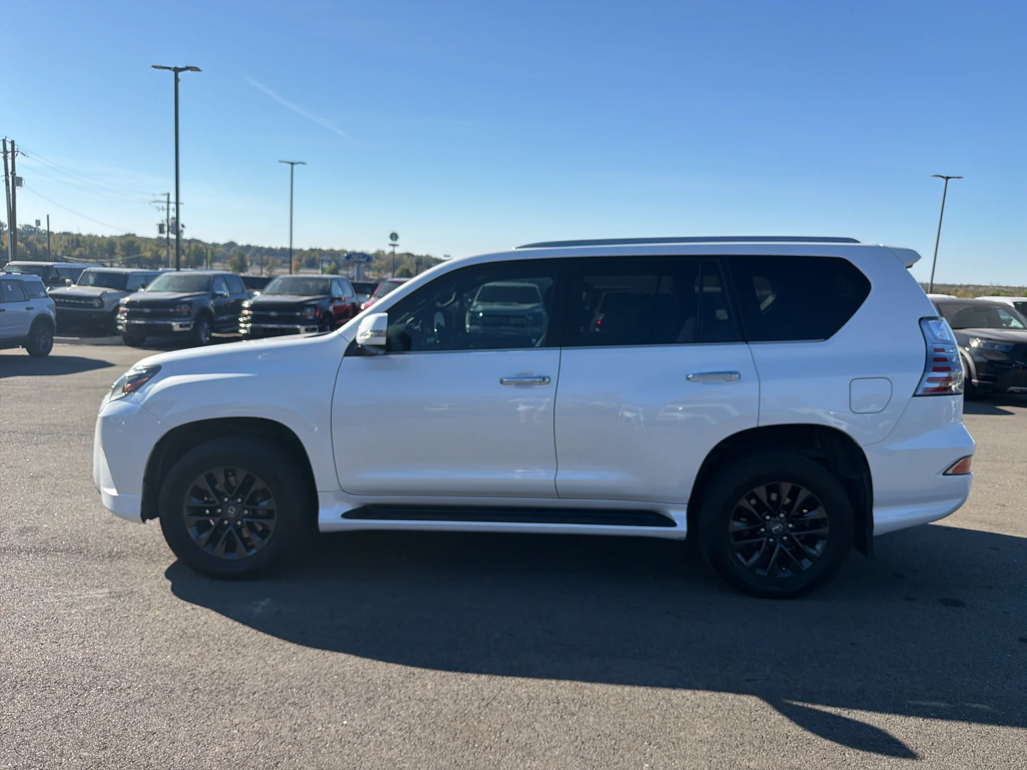 Used 2022 Starfire Pearl Lexus Premium image 2