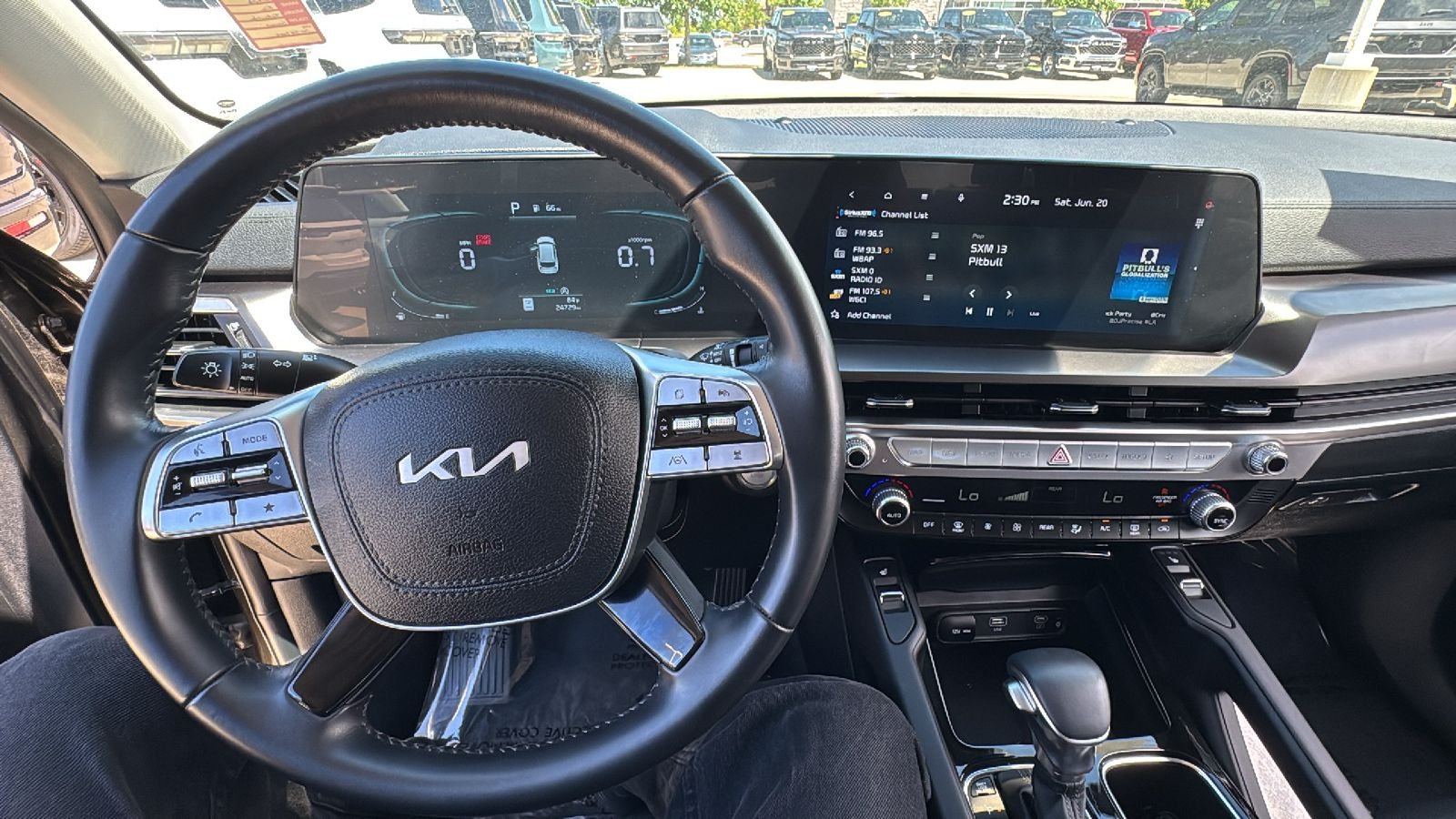Used 2025 Green Kia S image 21